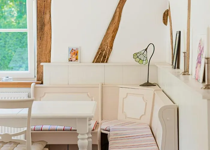 Cozy Forest Near Klingen Trail 졸링겐