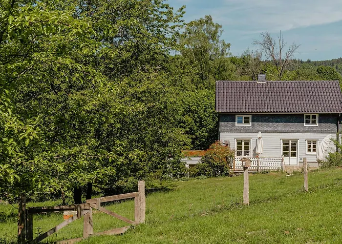 Cozy Forest Near Klingen Trail 펜션